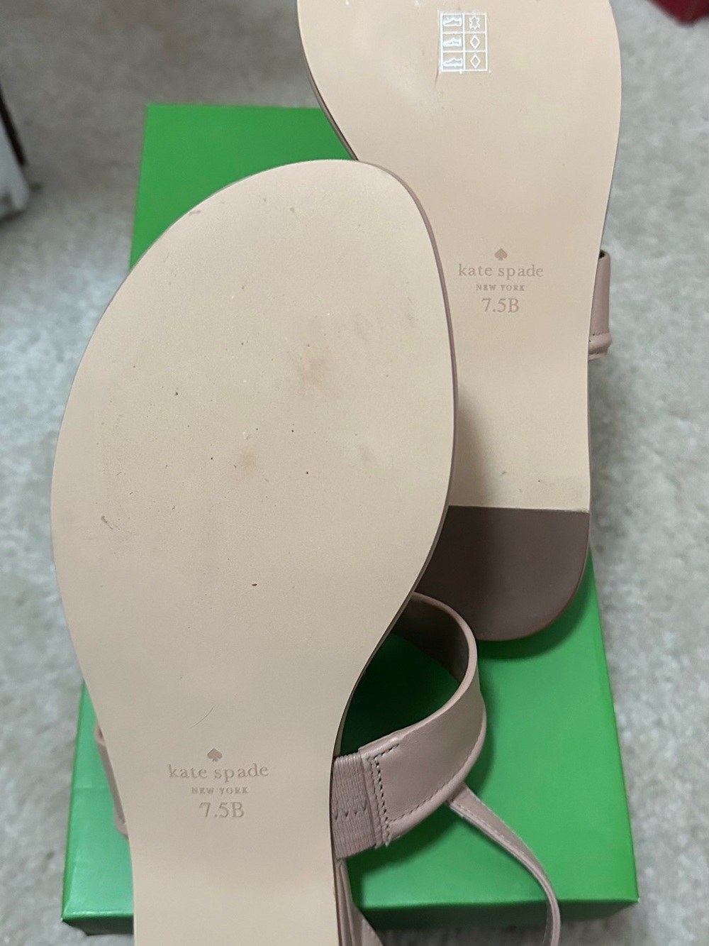 Never worn Kate Spade New York Women's Light Fawn Sandal - 7.5B - Picture 2 of 3
